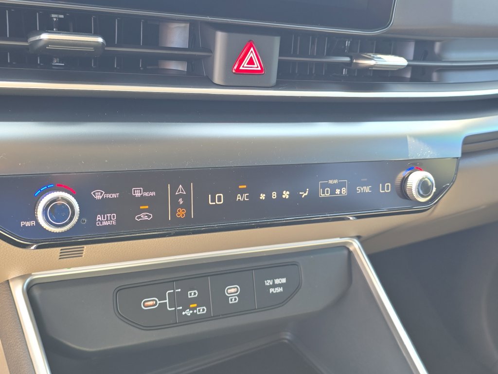 New 2026 Kia Carnival FWD image 25