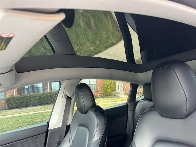 Used 2020 Tesla Model Y Long Range AWD/4WD image 26