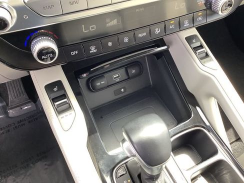 Used 2022 Kia Telluride EX w/ EX Premium Package FWD image 19