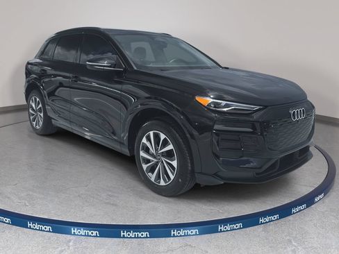 Used 2025 Audi Q6 e-tron Premium w/ Convenience Package AWD/4WD image 4