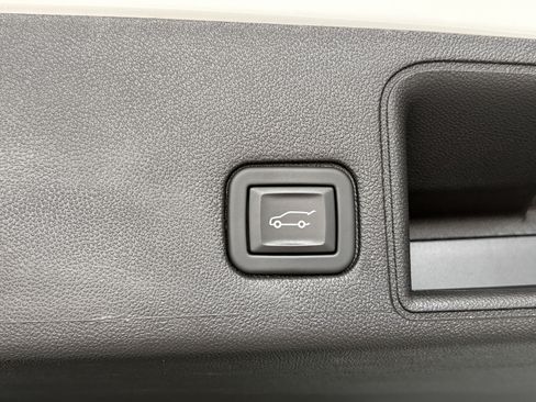 Used 2023 GMC Terrain SLE w/ Driver Convenience Package AWD/4WD image 15