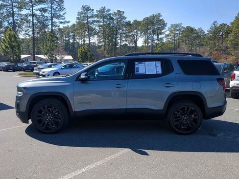 Used 2022 GMC Acadia SLT w/ Elevation Edition image 8