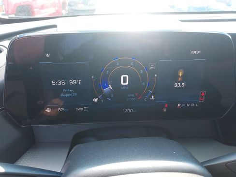 Used 2025 Chevrolet Traverse LT w/ Driver Confidence Package AWD/4WD image 18