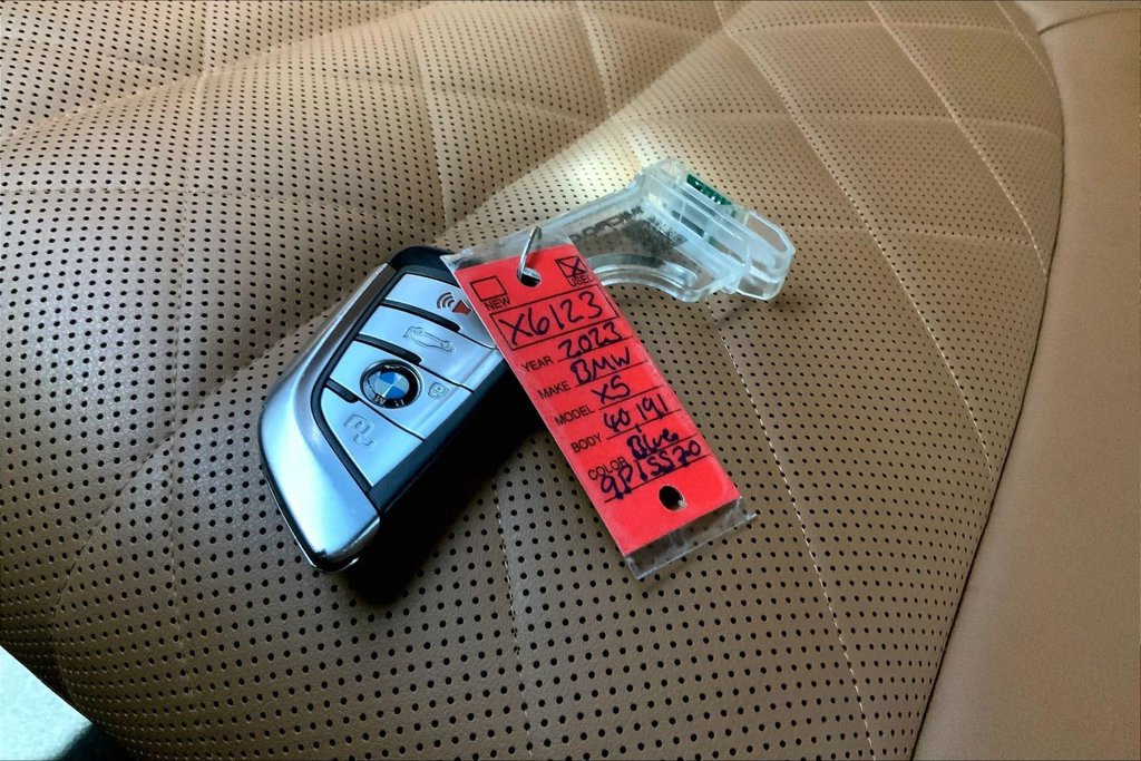 Used 2023 BMW X5 sDrive40i w/ Parking Assistance Package RWD image 10