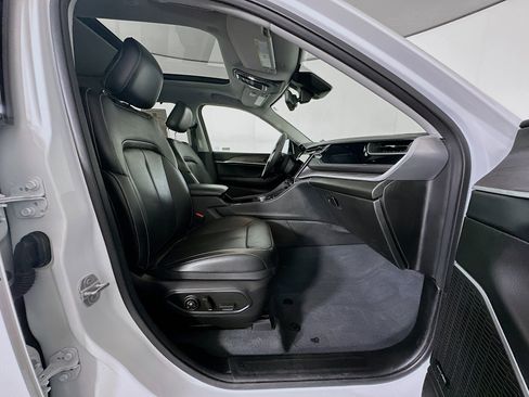 Used 2022 Jeep Grand Cherokee Limited 4xe w/ Luxury Tech Group II AWD/4WD image 33