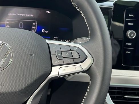 New 2025 Volkswagen Taos SE image 30