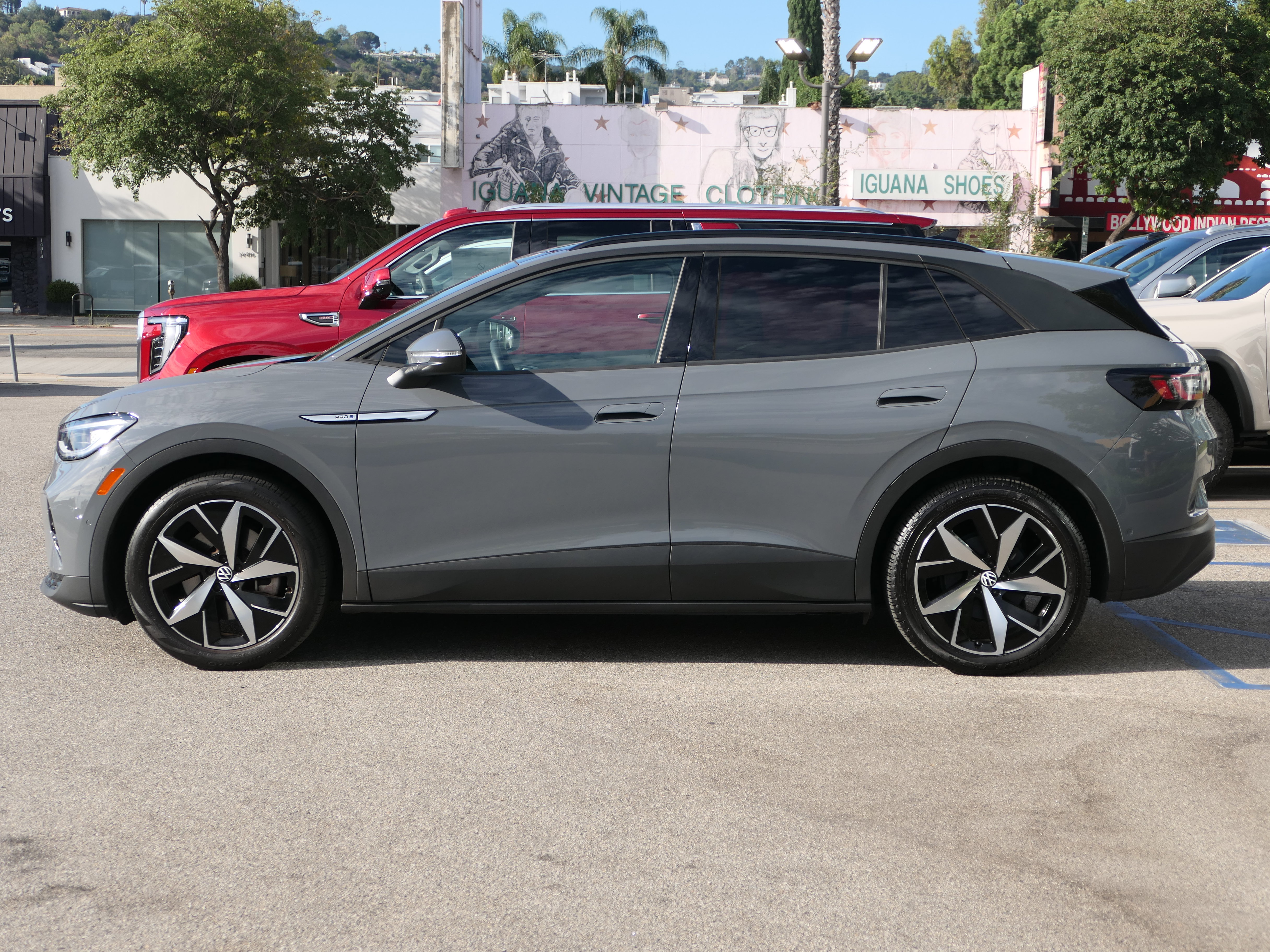 Used 2023 Volkswagen ID.4 Pro RWD image 2