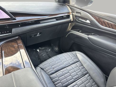 Used 2022 Cadillac Escalade Sport Platinum image 16