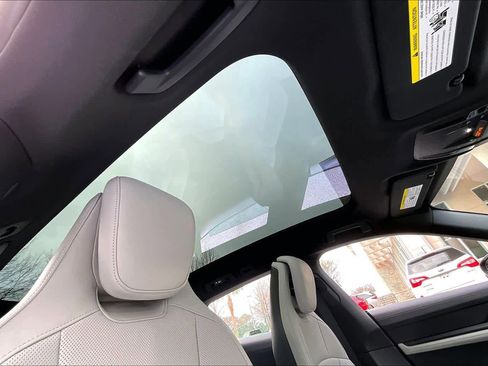 Used 2022 Porsche Taycan 4 Cross Turismo image 14