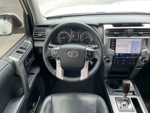 Used 2022 Toyota 4Runner Limited AWD/4WD image 6