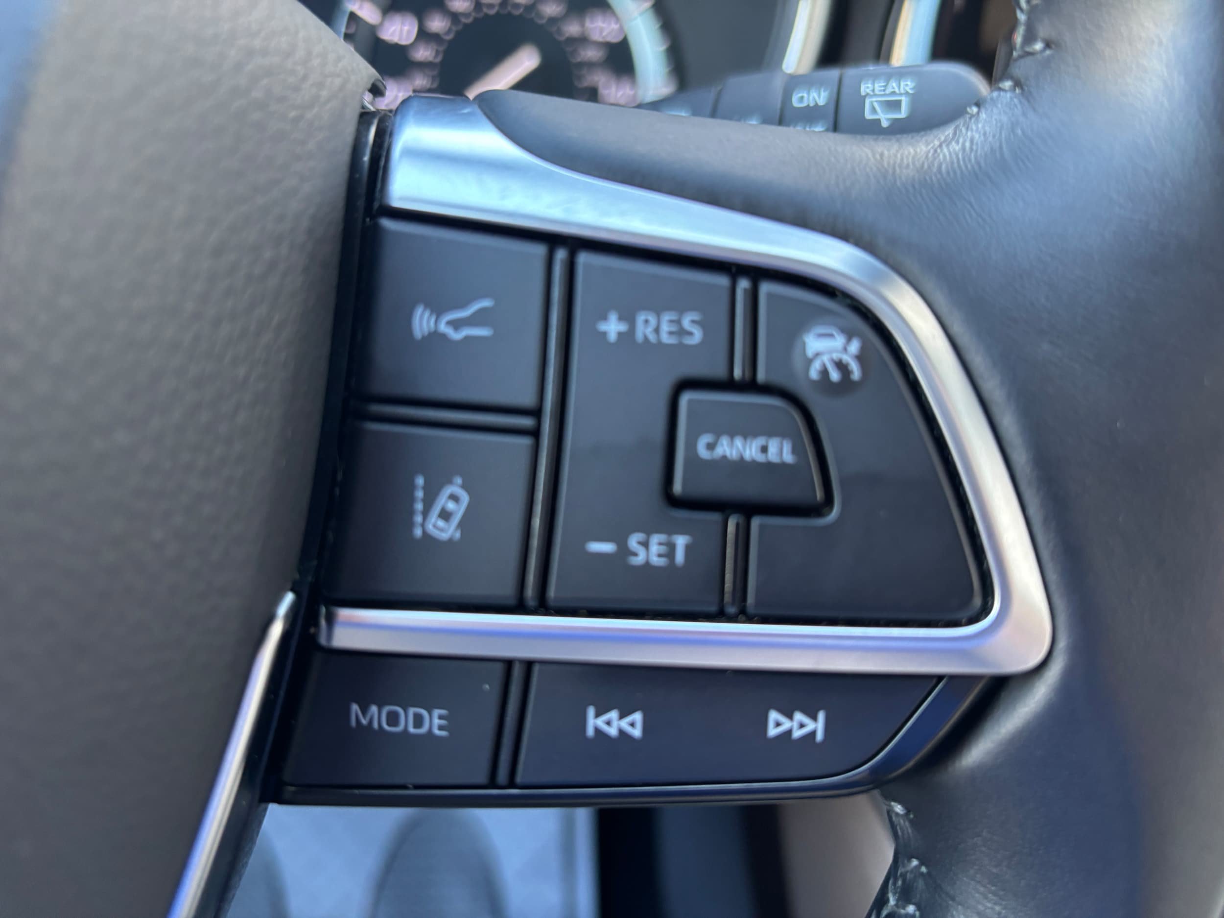 Used 2021 Toyota Highlander XLE FWD image 21