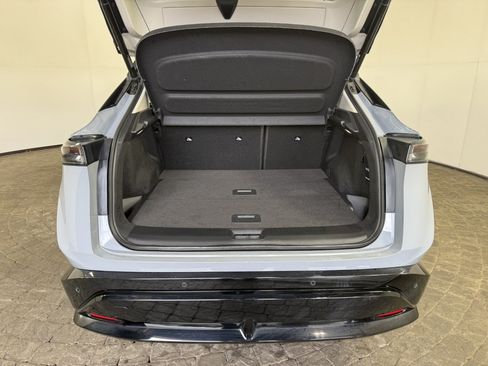 Used 2024 Nissan Ariya AWD image 7