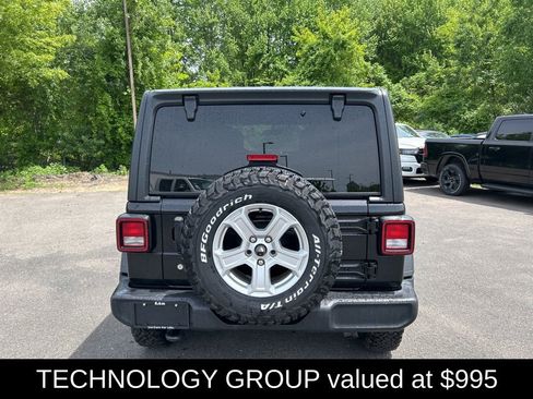 Used 2018 Jeep Wrangler Unlimited Sport S AWD/4WD image 5