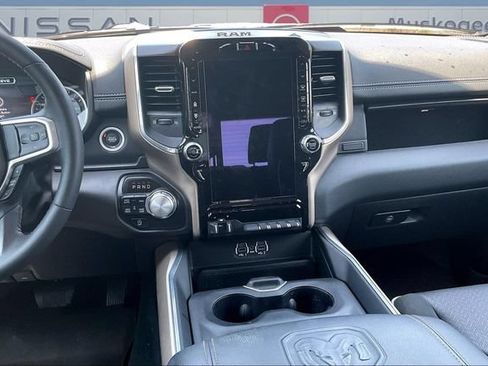 Used 2021 RAM 1500 Laramie AWD/4WD image 10