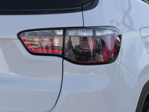 Used 2025 Jeep Compass Latitude w/ Convenience Group image 5