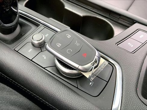 Used 2024 Cadillac XT5 Premium Luxury image 11