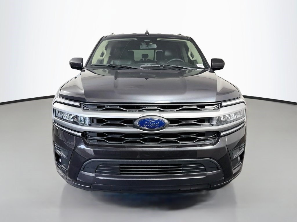 Used 2024 Ford Expedition XLT RWD image 2