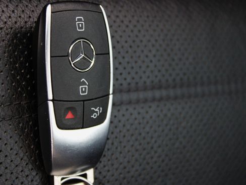 Used 2021 Mercedes-Benz GLS 580 4MATIC image 33