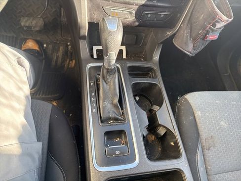 Used 2017 Ford Escape SE image 18
