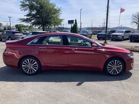 Used 2017 Lincoln MKZ Premiere FWD image 2