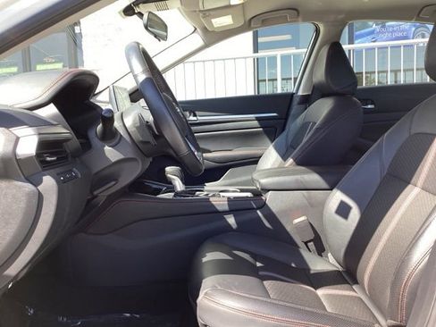 Used 2025 Nissan Altima 2.5 SR FWD image 18