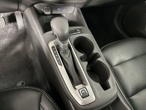 Used 2024 Chevrolet Trax LS w/ LS Convenience Package FWD image 19