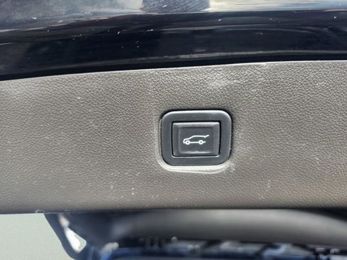 Used 2023 Chevrolet Blazer LT image 32