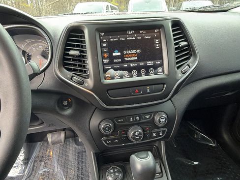 Used 2022 Jeep Cherokee Trailhawk w/ Sound & Nav Group image 31