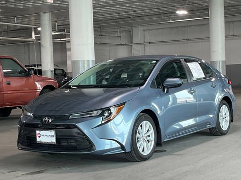 Used 2026 Toyota Corolla LE w/ LE Premium Package FWD image 4