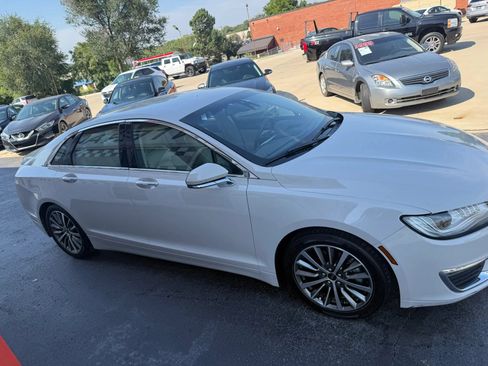 Used 2020 Lincoln MKZ FWD image 6