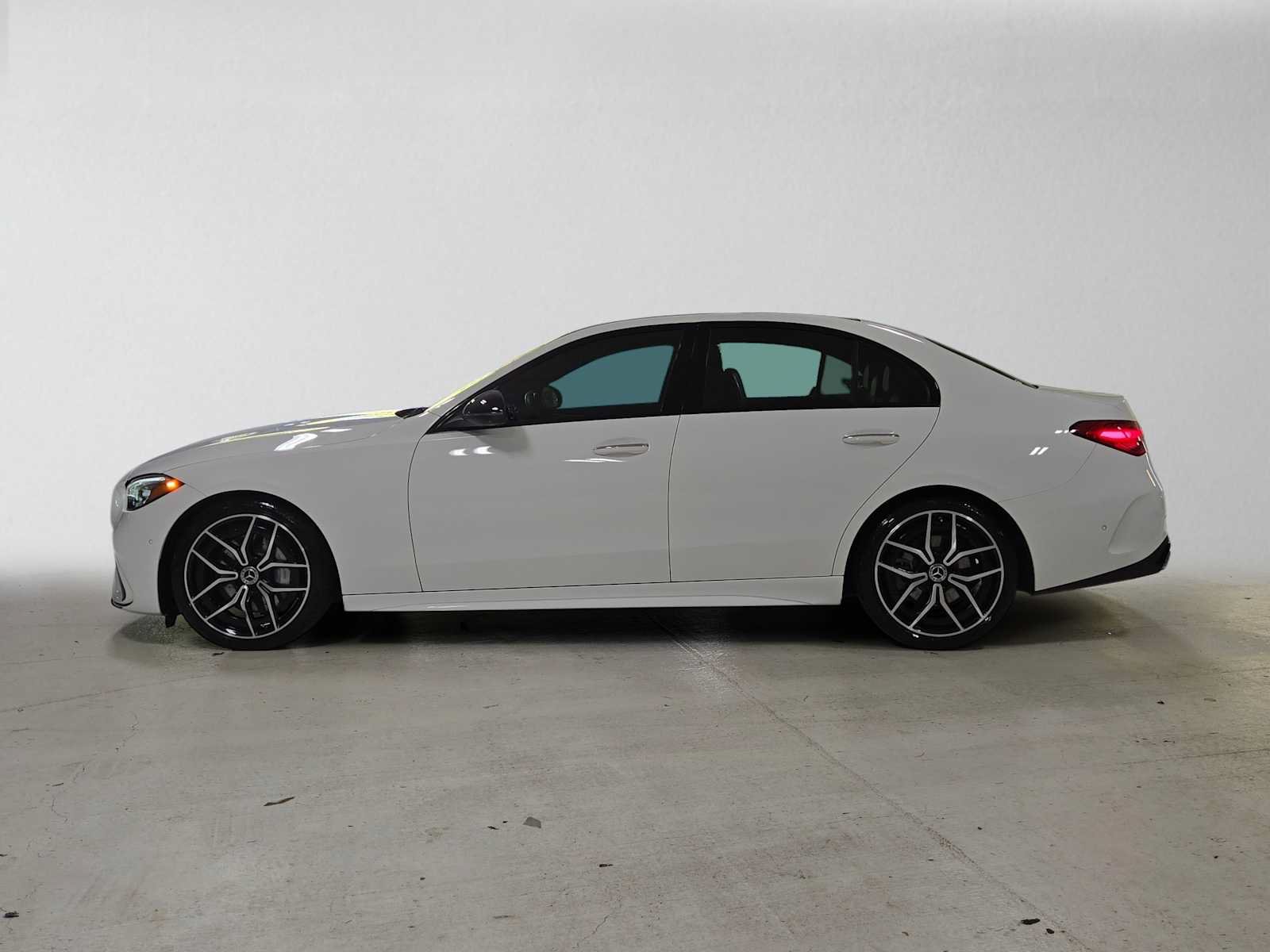 Used 2023 Mercedes-Benz C 300 4MATIC Sedan image 6