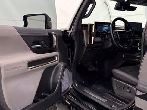 Used 2025 GMC Hummer EV 2X image 33