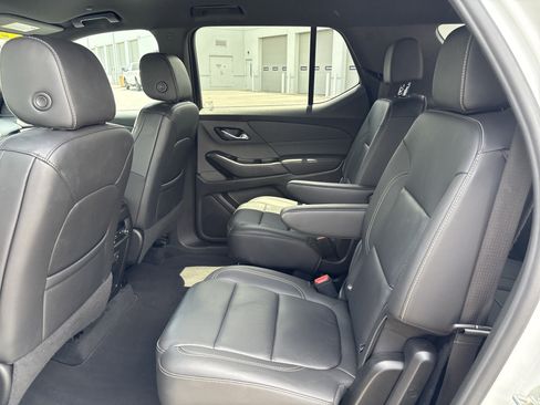 Used 2023 Chevrolet Traverse LT AWD/4WD image 32