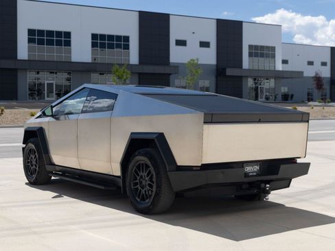 Used 2025 Tesla Cybertruck AWD Crew Cab image 7