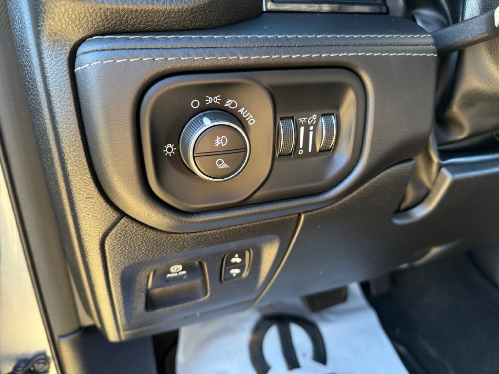 Used 2022 RAM 1500 Limited AWD/4WD image 19