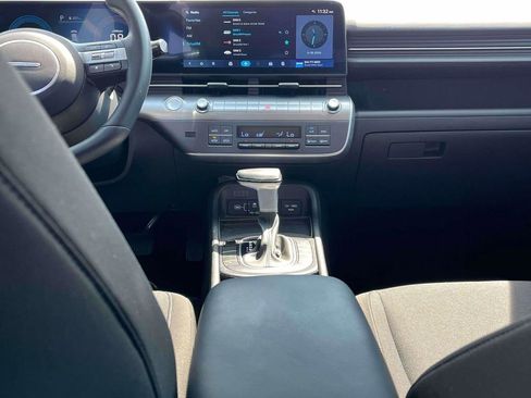 Used 2024 Hyundai Kona SEL FWD image 3