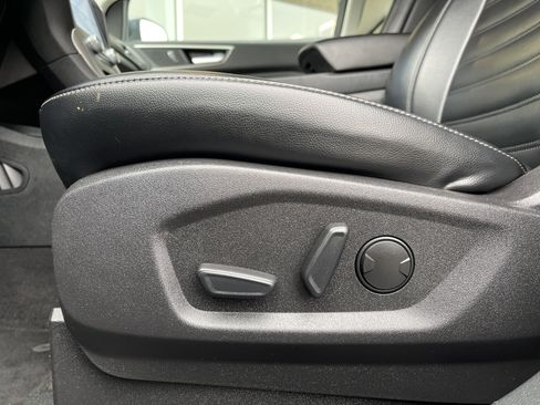 Used 2022 Ford Edge SEL image 17