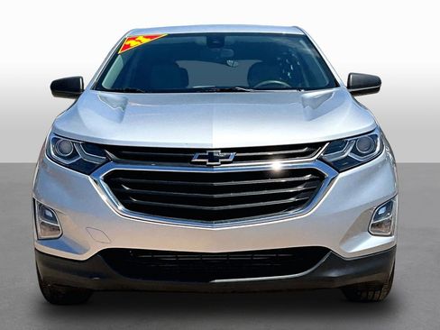 Used 2021 Chevrolet Equinox LS w/ LS Convenience Package FWD image 3