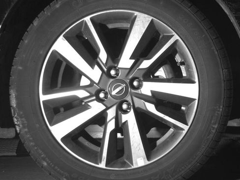 Used 2025 Nissan Versa SV image 13