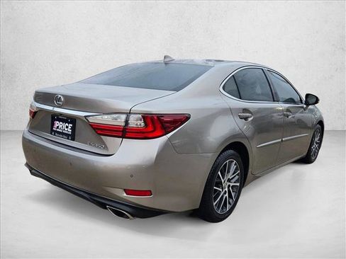 Used 2017 Lexus ES 350 w/ Luxury Package image 5