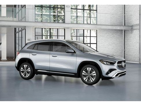 Used 2026 Mercedes-Benz GLA 250 4MATIC image 12