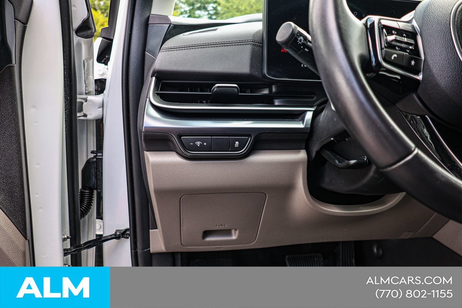 Used 2025 Kia Carnival FWD image 21