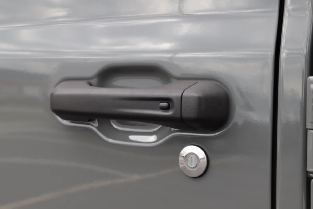 Used 2022 Jeep Wrangler Unlimited Sahara AWD/4WD image 12