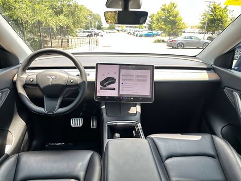 Used 2022 Tesla Model Y Long Range AWD/4WD image 31