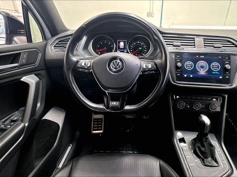 Used 2020 Volkswagen Tiguan SE R-Line FWD image 11