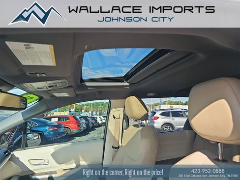 Used 2021 Toyota Sienna XLE image 10