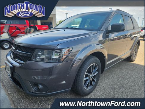 Used 2018 Dodge Journey SXT w/ Blacktop Package FWD image 1