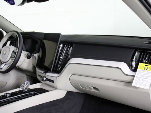 New 2026 Volvo XC60 B5 Ultra w/ Climate Package PRO AWD/4WD image 9