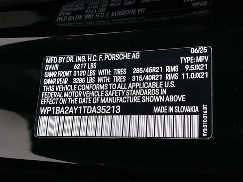 Used 2026 Porsche Cayenne Coupe image 36