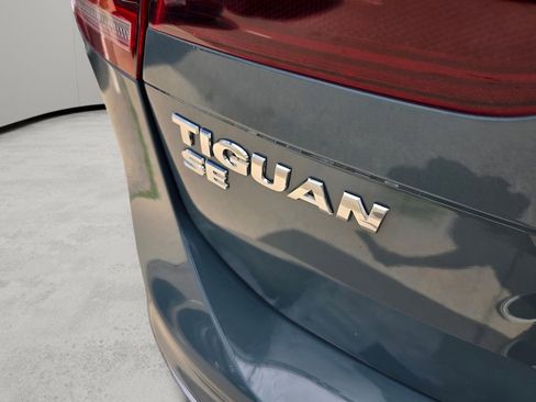 Used 2020 Volkswagen Tiguan SE w/ Panoramic Sunroof Package FWD image 20